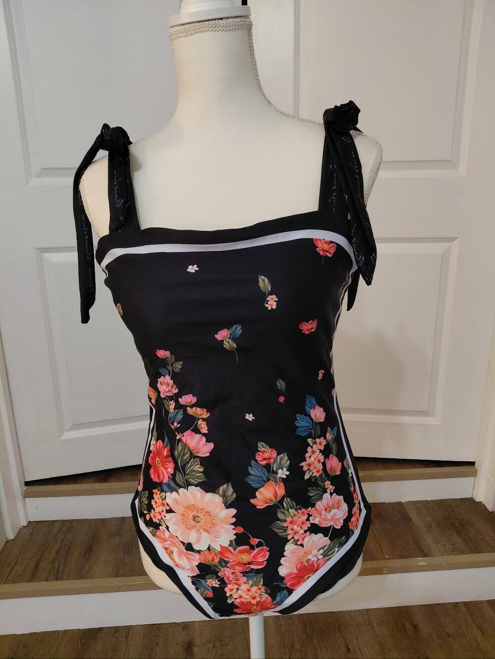 Visual Swim Reversible Floral Designs Shoulder Tie Straps One Piece Large